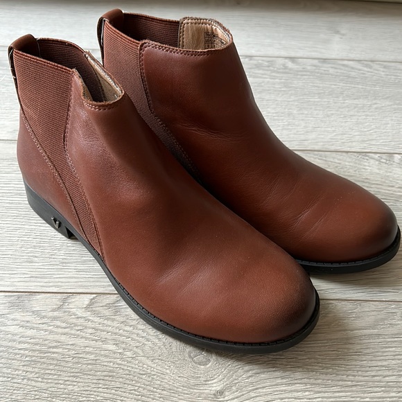 Vionic leather ankle boots - Picture 1 of 4